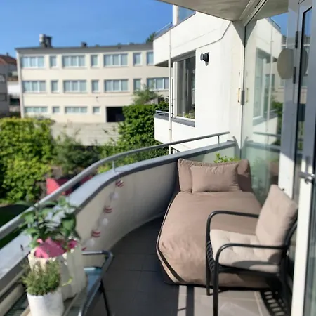 Fjord View - Balcony & Parking, Near Ons Lägenhet